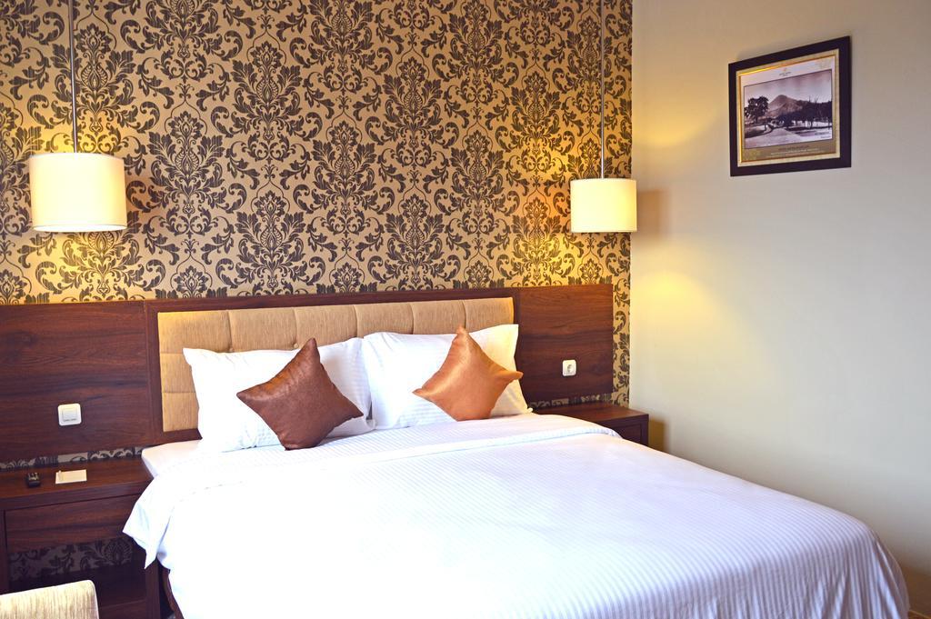 Hotel Safira Magelang Værelse billede