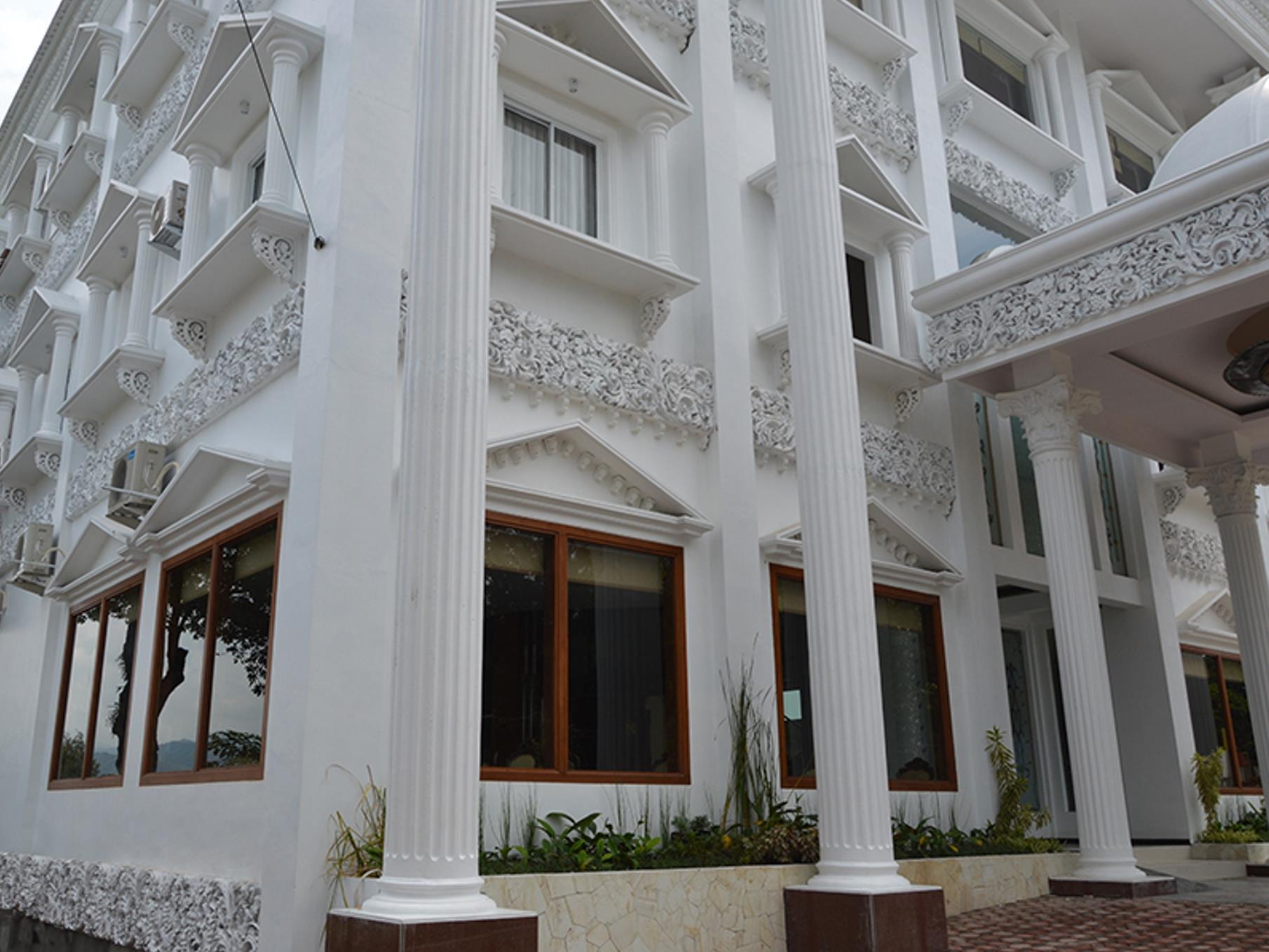 Hotel Safira Magelang Eksteriør billede