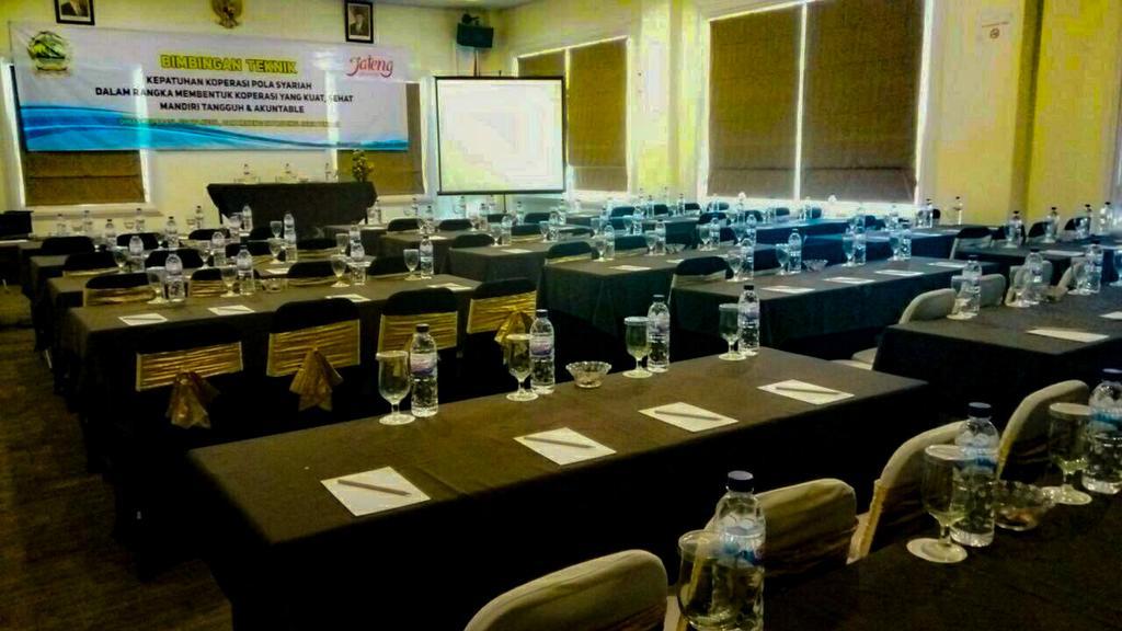 Hotel Safira Magelang Eksteriør billede
