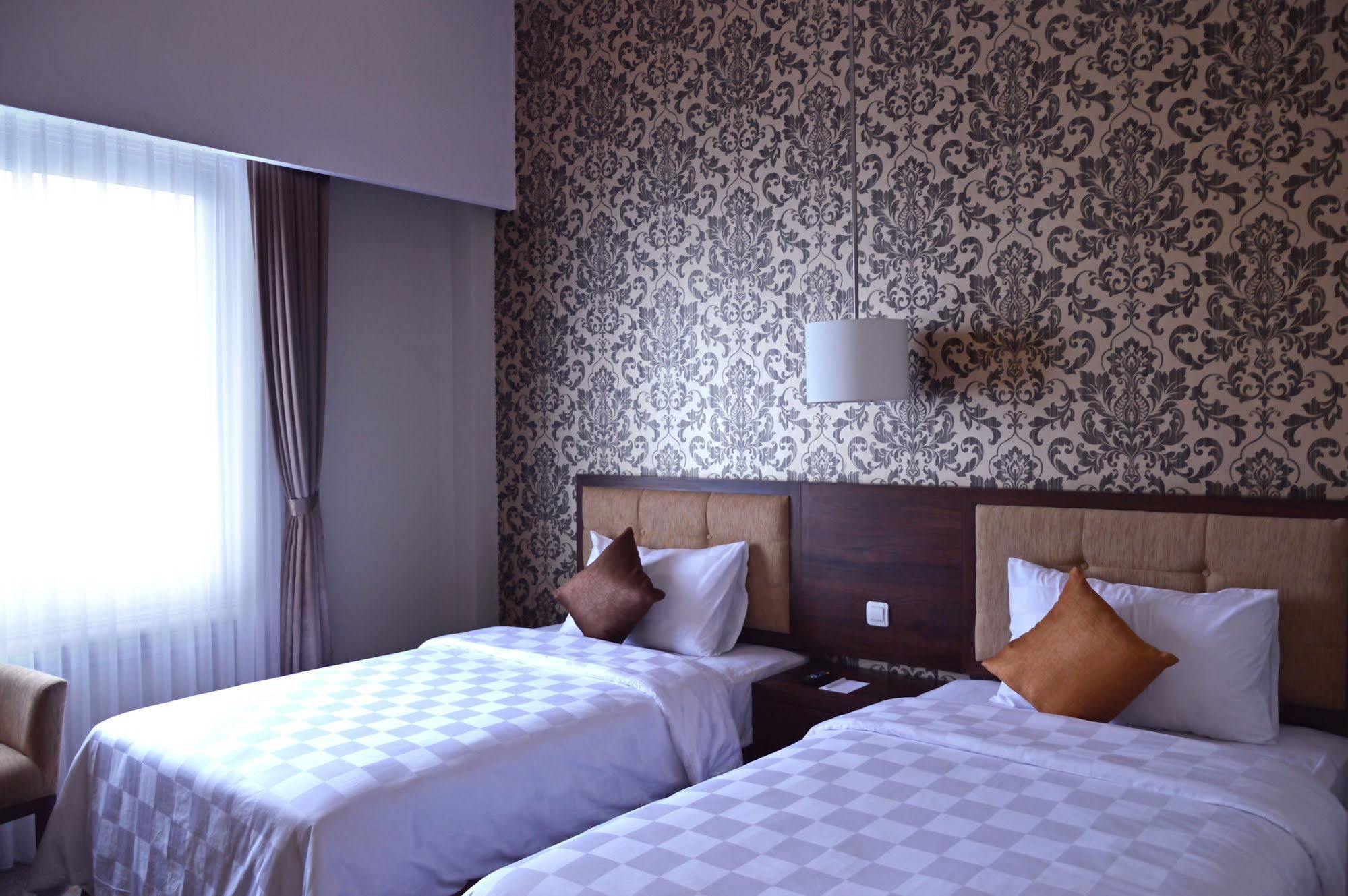 Hotel Safira Magelang Eksteriør billede